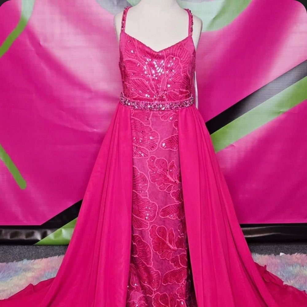 Ava Presley glam girls size 6